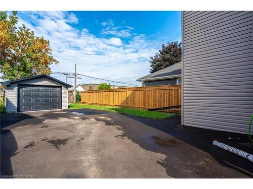 Upper-263 Kensington Avenue N, Hamilton, ON - Outdoor