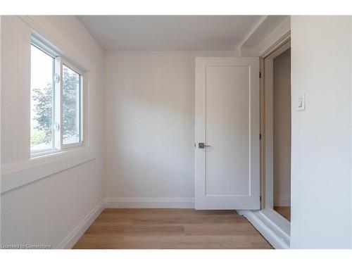 Upper-263 Kensington Avenue N, Hamilton, ON - Indoor Photo Showing Other Room