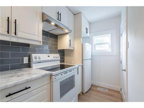 Upper-263 Kensington Avenue N, Hamilton, ON - Indoor Photo Showing Kitchen