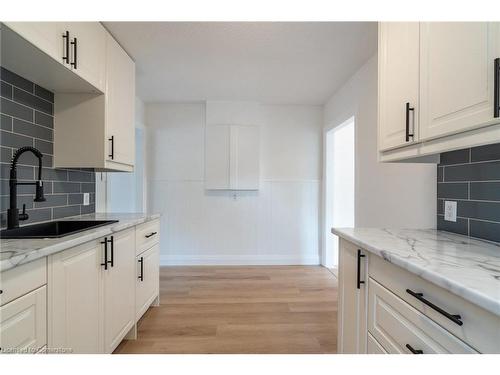 Upper-263 Kensington Avenue N, Hamilton, ON - Indoor Photo Showing Kitchen