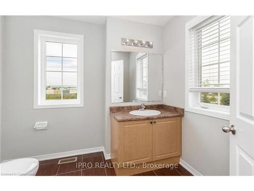 83 Bankfield Crescent, Stoney Creek, ON - Indoor Photo Showing Bathroom