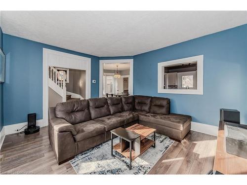 20 Sarah Street, Brantford, ON - Indoor Photo Showing Living Room