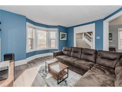 20 Sarah Street, Brantford, ON - Indoor Photo Showing Living Room