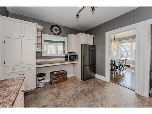 20 Sarah Street, Brantford, ON - Indoor Photo Showing Kitchen