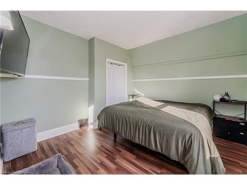 20 Sarah Street, Brantford, ON - Indoor Photo Showing Bedroom