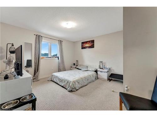 24 Strimble Street, Binbrook, ON - Indoor Photo Showing Bedroom