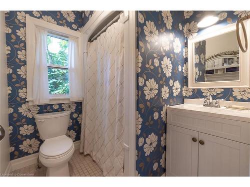 94 Queensdale Avenue E, Hamilton, ON - Indoor Photo Showing Bathroom