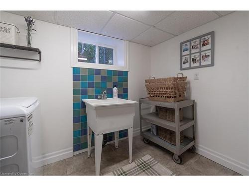 94 Queensdale Avenue E, Hamilton, ON - Indoor Photo Showing Laundry Room