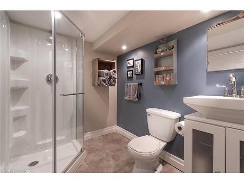 94 Queensdale Avenue E, Hamilton, ON - Indoor Photo Showing Bathroom