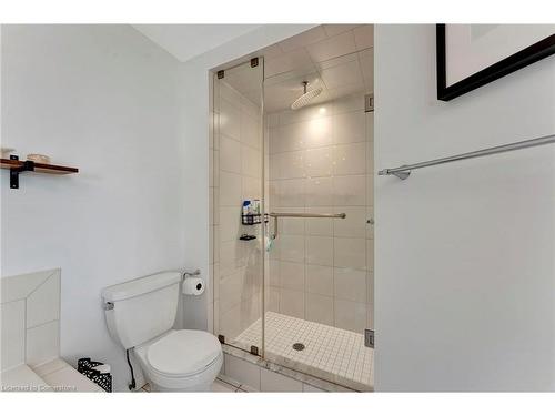 37 Celestial Crescent, Hamilton, ON - Indoor Photo Showing Bathroom