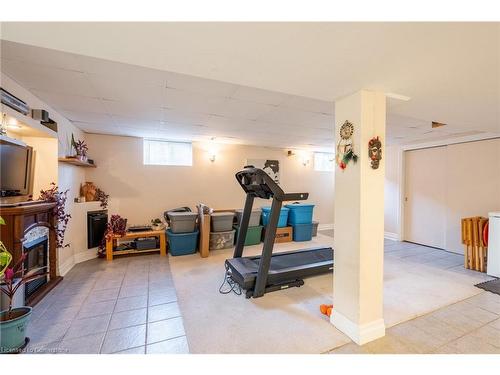 702 Seventh Avenue, Hamilton, ON - Indoor Photo Showing Gym Room