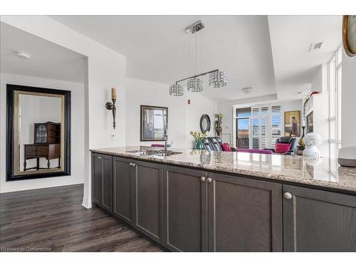 309-10 Concord Place, Grimsby, ON - Indoor Photo Showing Kitchen