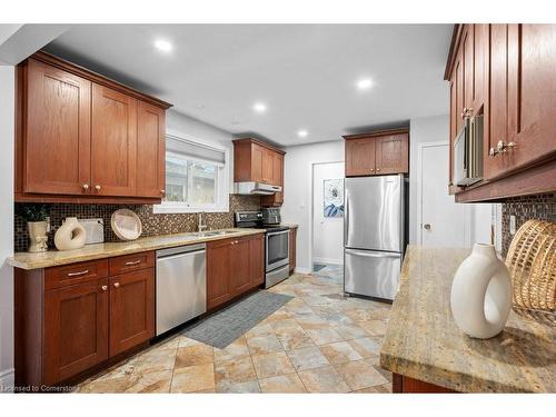 533 Galway Drive, Burlington, ON - Indoor Photo Showing Kitchen