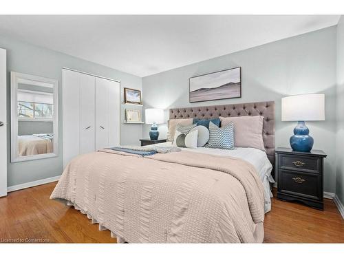 533 Galway Drive, Burlington, ON - Indoor Photo Showing Bedroom