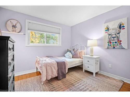 533 Galway Drive, Burlington, ON - Indoor Photo Showing Bedroom