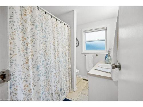 533 Galway Drive, Burlington, ON - Indoor Photo Showing Bathroom