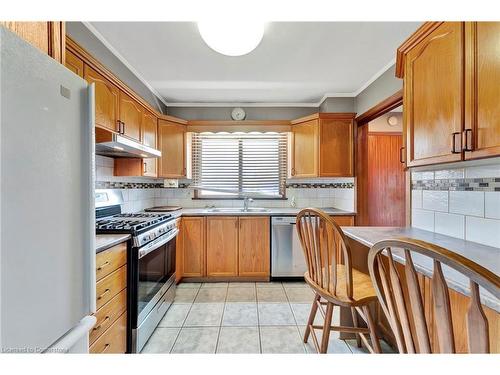 113 Green Road, Hamilton, ON - Indoor Photo Showing Kitchen