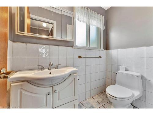 113 Green Road, Hamilton, ON - Indoor Photo Showing Bathroom