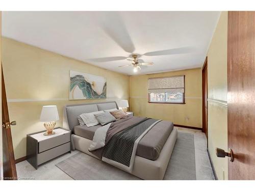 113 Green Road, Hamilton, ON - Indoor Photo Showing Bedroom