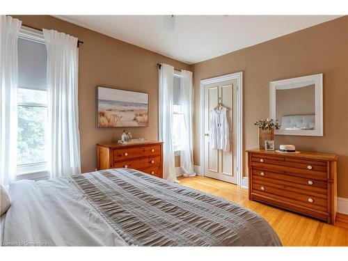 169 Robinson Street, Hamilton, ON - Indoor Photo Showing Bedroom