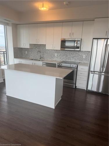 806-2333 Taunton Road, Oakville, ON - Indoor Photo Showing Kitchen With Upgraded Kitchen