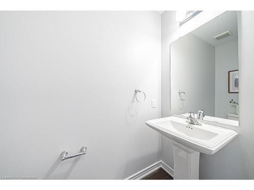 62-5000 Connor Drive, Beamsville, ON - Indoor Photo Showing Bathroom