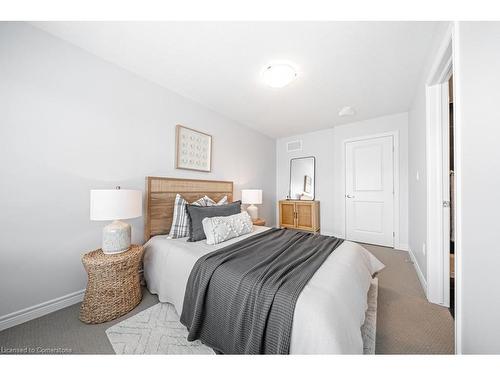 62-5000 Connor Drive, Beamsville, ON - Indoor Photo Showing Bedroom