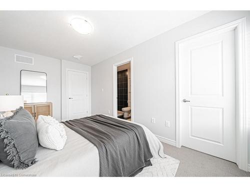 62-5000 Connor Drive, Beamsville, ON - Indoor Photo Showing Bedroom