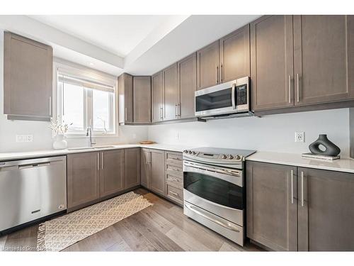 62-5000 Connor Drive, Beamsville, ON - Indoor Photo Showing Kitchen