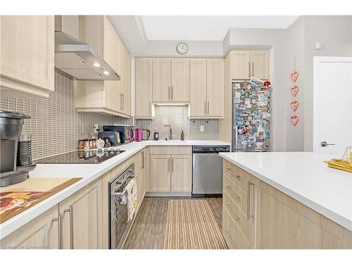 408-2093 Fairview Street, Burlington, ON - Indoor Photo Showing Kitchen With Upgraded Kitchen