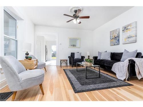 237 Main Street E, Otterville, ON - Indoor Photo Showing Living Room