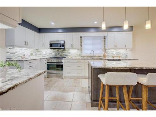 129 Dorchester Drive, Grimsby, ON - Indoor Photo Showing Kitchen With Upgraded Kitchen