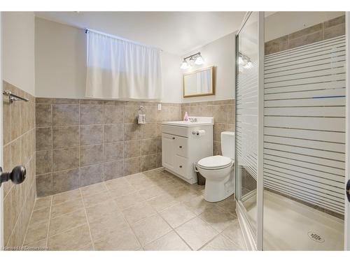 129 Dorchester Drive, Grimsby, ON - Indoor Photo Showing Bathroom