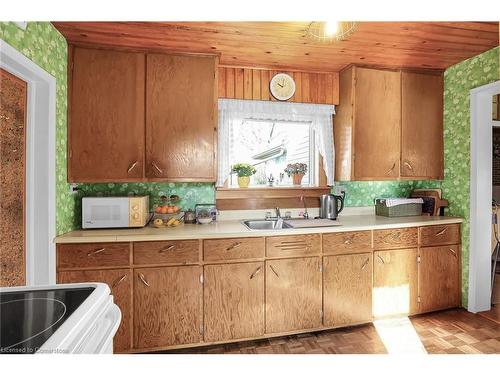 238 Gore A Road, Dunnville, ON - Indoor Photo Showing Kitchen With Double Sink