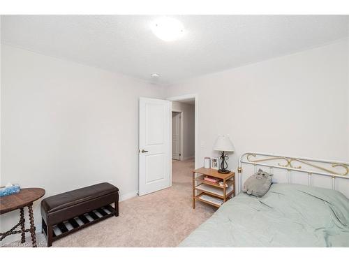 112 Fairey Crescent, Hamilton, ON - Indoor Photo Showing Bedroom