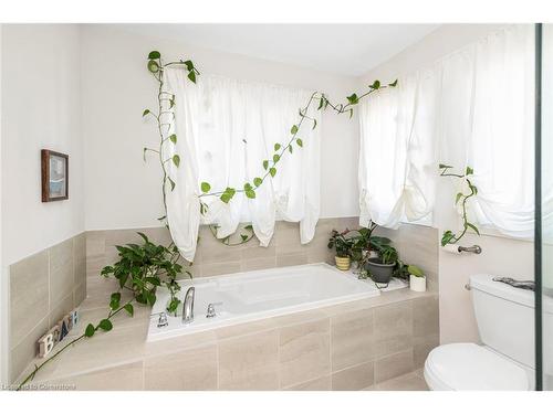 112 Fairey Crescent, Hamilton, ON - Indoor Photo Showing Bathroom