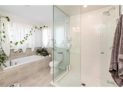 112 Fairey Crescent, Hamilton, ON - Indoor Photo Showing Bathroom