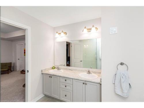 112 Fairey Crescent, Hamilton, ON - Indoor Photo Showing Bathroom