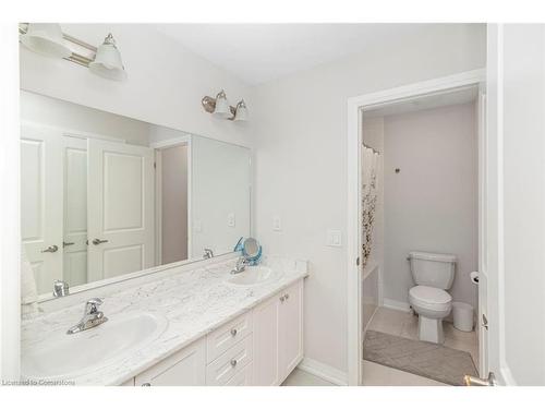 112 Fairey Crescent, Hamilton, ON - Indoor Photo Showing Bathroom