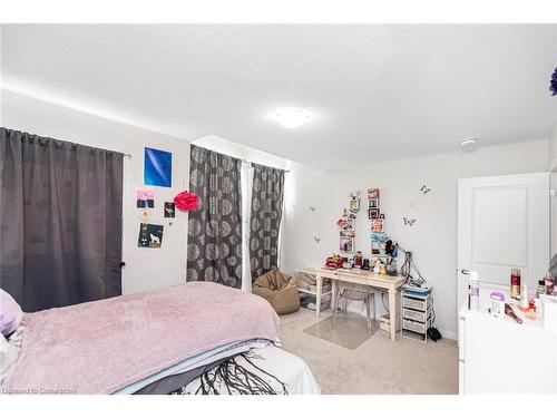 112 Fairey Crescent, Hamilton, ON - Indoor Photo Showing Bedroom