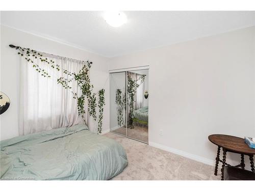 112 Fairey Crescent, Hamilton, ON - Indoor Photo Showing Bedroom