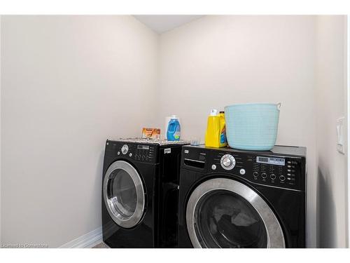 112 Fairey Crescent, Hamilton, ON - Indoor Photo Showing Laundry Room