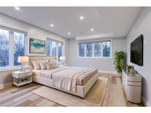 175 Oakhill Place, Ancaster, ON - Indoor Photo Showing Bedroom