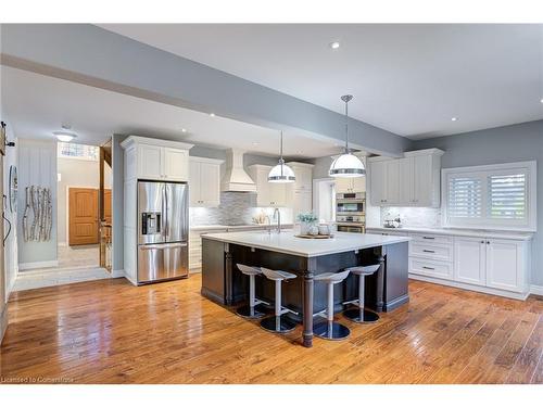 175 Oakhill Place, Ancaster, ON - Indoor Photo Showing Kitchen With Upgraded Kitchen