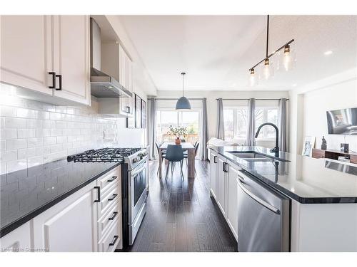 4163 Cherry Heights Boulevard, Lincoln, ON - Indoor Photo Showing Kitchen With Stainless Steel Kitchen With Upgraded Kitchen