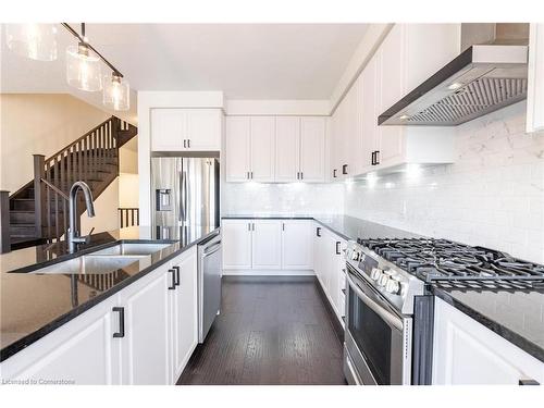 4163 Cherry Heights Boulevard, Lincoln, ON - Indoor Photo Showing Kitchen With Stainless Steel Kitchen With Double Sink With Upgraded Kitchen