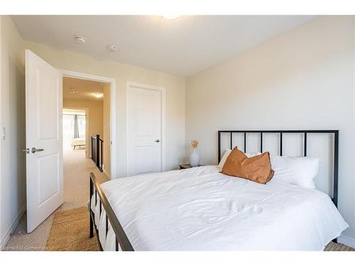 4163 Cherry Heights Boulevard, Lincoln, ON - Indoor Photo Showing Bedroom