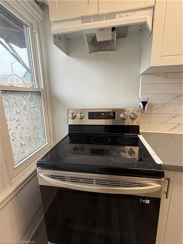 2-485 Main Street E, Hamilton, ON - Indoor Photo Showing Kitchen