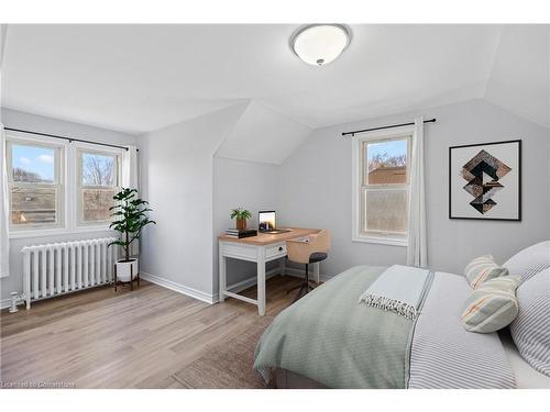 515 Deere Street, Welland, ON - Indoor Photo Showing Bedroom