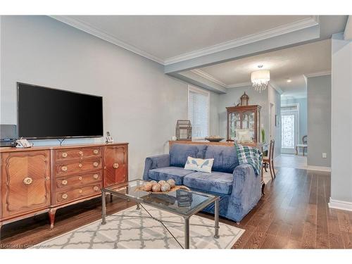 26 Summerberry Way, Hamilton, ON - Indoor Photo Showing Living Room